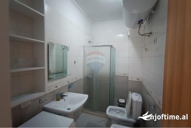 Shtepi me qera Apartament ne Tirane, 1+1, Mobilimi E mobiluar, Pagesa 550  Euro.