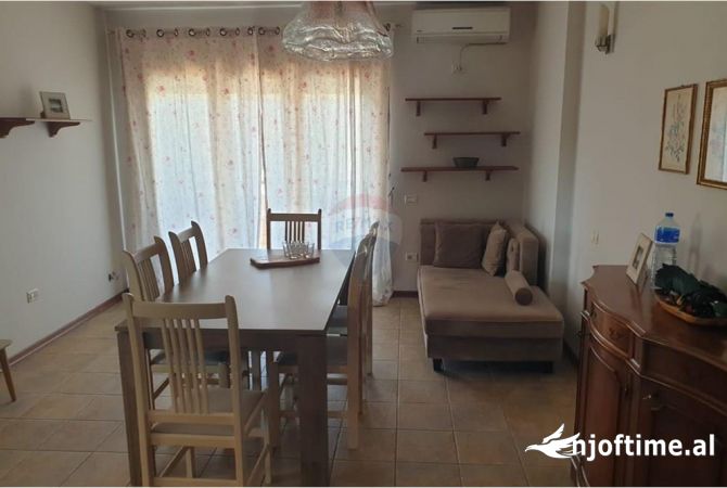 Shtepi me qera 3+1 ne Tirane - 1,000 Euro