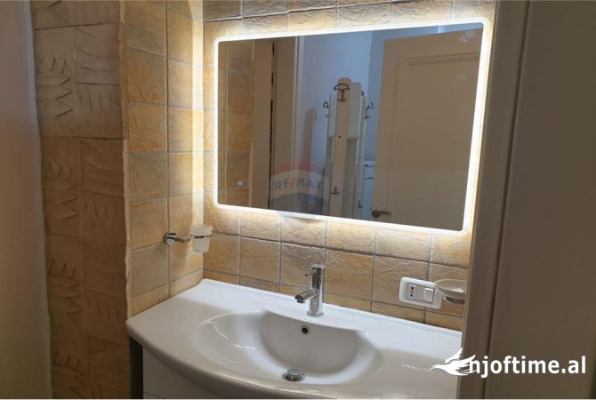 Shtepi me qera Duplex(shtepi me 2 kate) ne Tirane, 3+1, Mobilimi E mobiluar, Pagesa 1,000  Euro.