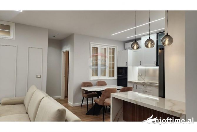 Shtepi me qera 2+1 ne Tirane - 1,200 Euro