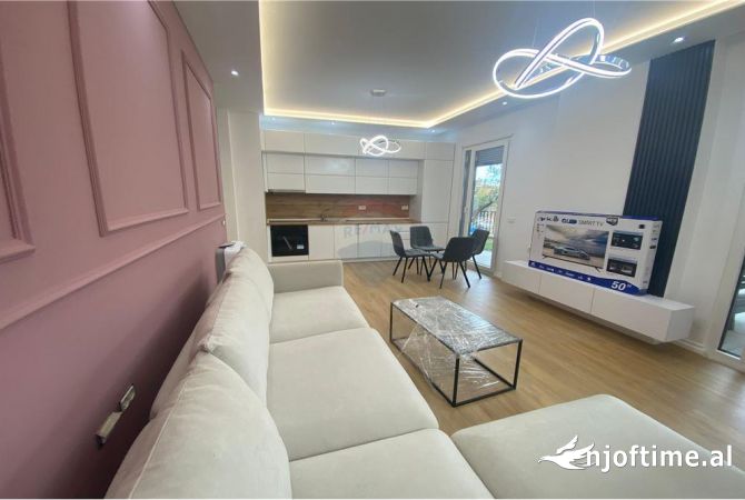 Shtepi me qera 2+1 ne Tirane - 1,100 Euro