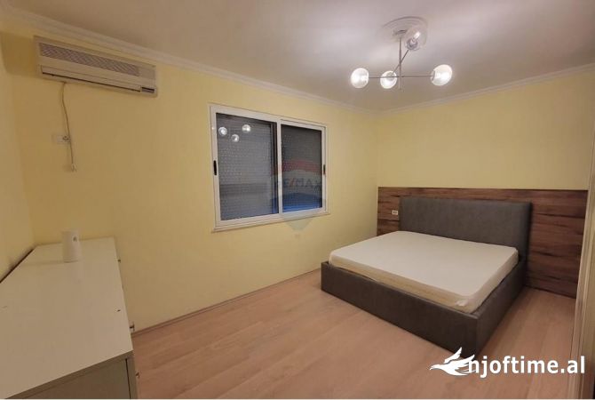 Shtepi me qera Apartament ne Tirane, 1+1, Mobilimi E mobiluar, Pagesa 60,000  Leke.