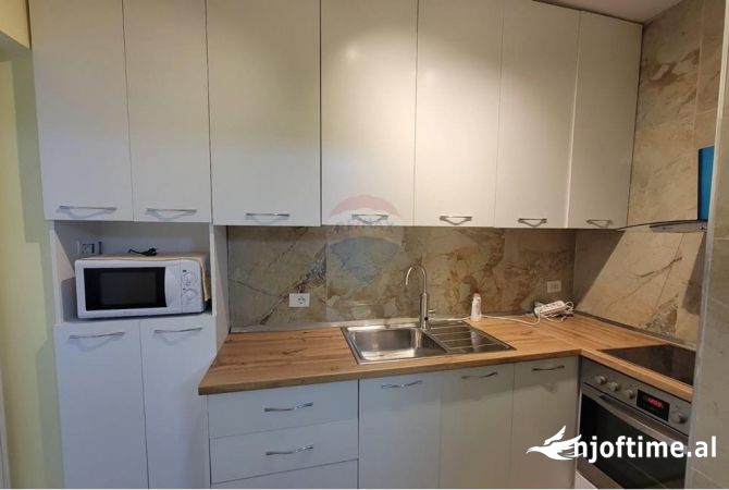 Shtepi me qera Apartament ne Tirane, 1+1, Mobilimi E mobiluar, Pagesa 60,000  Leke.