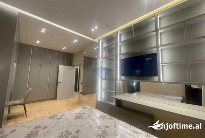 Shtepi me qera Apartament ne Tirane, 1+1, Mobilimi E mobiluar, Pagesa 1,000  Euro.