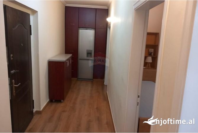 Shtepi me qera Apartament ne Tirane, 2+1, Mobilimi E mobiluar, Pagesa 650  Euro.