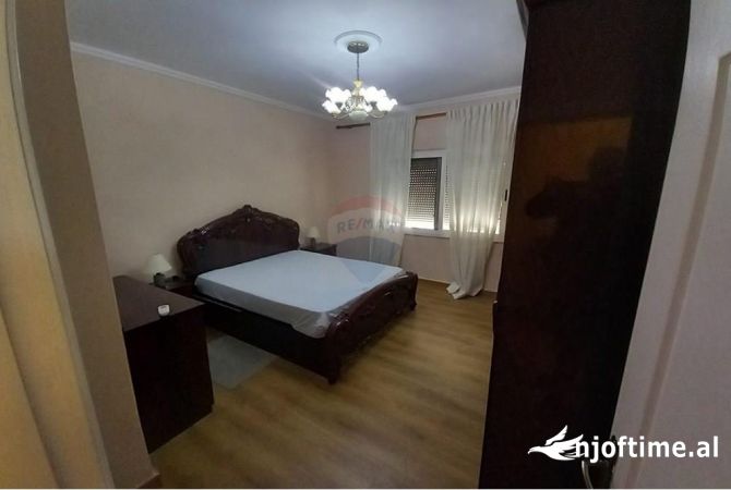 Shtepi me qera Apartament ne Tirane, 2+1, Mobilimi E mobiluar, Pagesa 650  Euro.