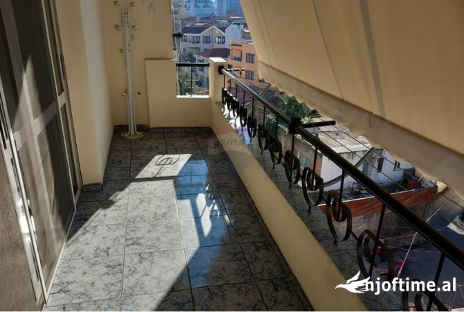 Shtepi me qera Apartament ne Tirane, 2+1, Mobilimi E mobiluar, Pagesa 650  Euro.