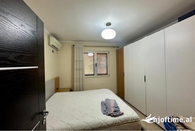 Shtepi me qera Apartament ne Tirane, 1+1, Mobilimi E mobiluar, Pagesa 550  Euro.