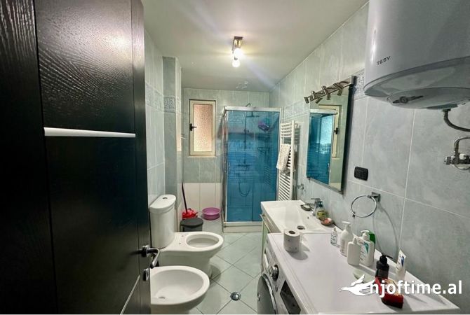 Shtepi me qera Apartament ne Tirane, 1+1, Mobilimi E mobiluar, Pagesa 550  Euro.