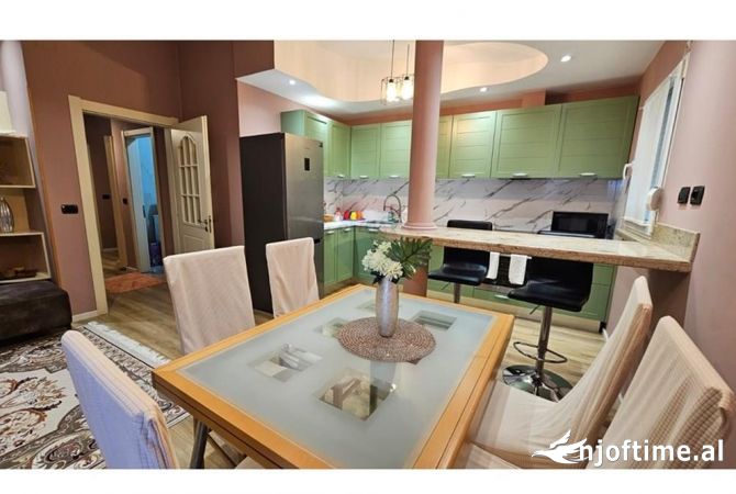 Shtepi me qera Apartament ne Tirane, 2+1, Mobilimi E mobiluar, Pagesa 1,000  Euro.