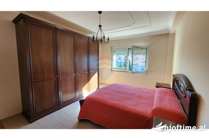 Shtepi me qera Apartament ne Tirane, 2+1, Mobilimi E mobiluar, Pagesa 1,500  Euro.