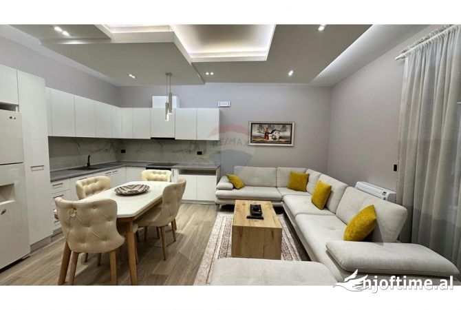 Shtepi me qera 2+1 ne Tirane - 1,700 Euro