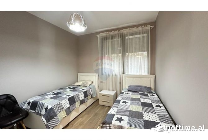 Shtepi me qera Apartament ne Tirane, 2+1, Mobilimi E mobiluar, Pagesa 1,700  Euro.