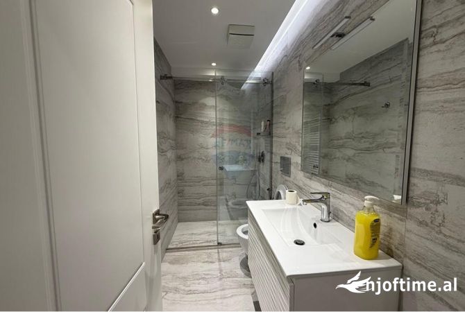 Shtepi me qera Apartament ne Tirane, 2+1, Mobilimi E mobiluar, Pagesa 1,200  Euro.