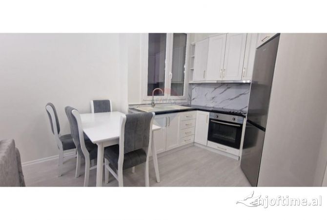 Shtepi me qera Apartament ne Tirane, 1+1, Mobilimi E mobiluar, Pagesa 500  Euro.