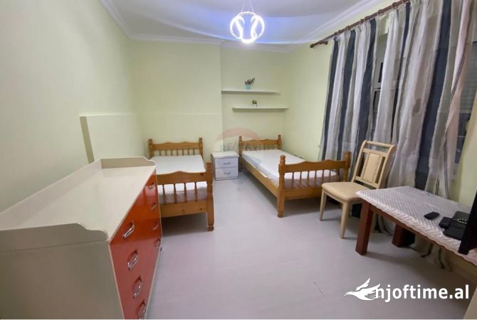 Shtepi me qera 4+1 ne Tirane - 800 Euro