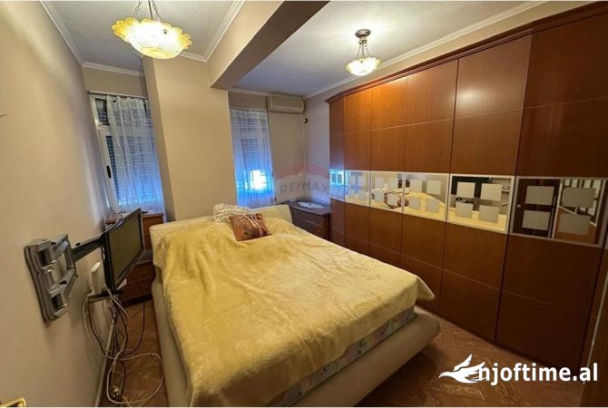 Shtepi me qera Apartament ne Tirane, 2+1, Mobilimi E mobiluar, Pagesa 80,000  Leke.