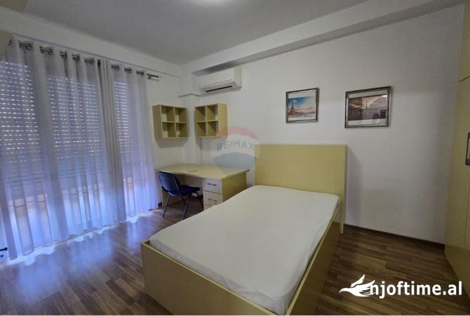 Shtepi me qera Apartament ne Tirane, 3+1, Mobilimi E mobiluar, Pagesa 1,000  Euro.