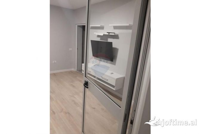 Shtepi me qera Garsoniere ne Tirane - 400 Euro