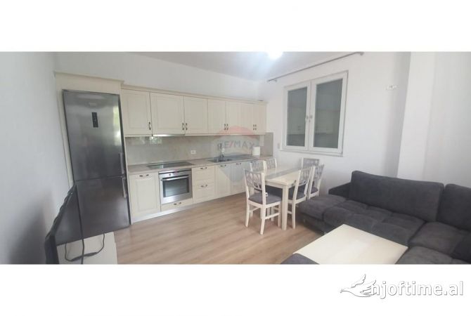 Shtepi me qera 3+1 ne Tirane - 700 Euro