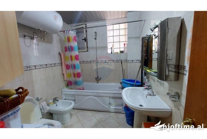 Shtepi me qera Apartament ne Tirane, 1+1, Mobilimi E mobiluar, Pagesa 60,000  Leke.