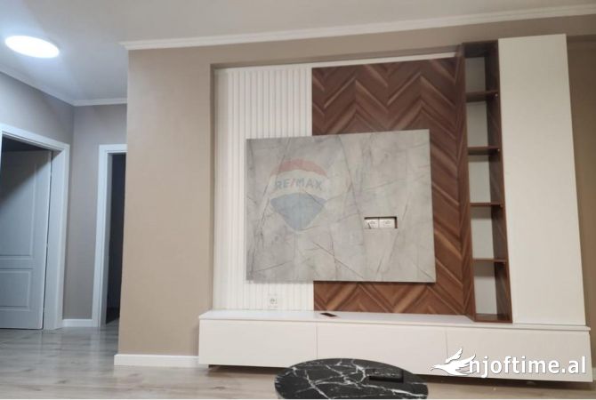 Shtepi me qera 2+1 ne Tirane - 750 Euro