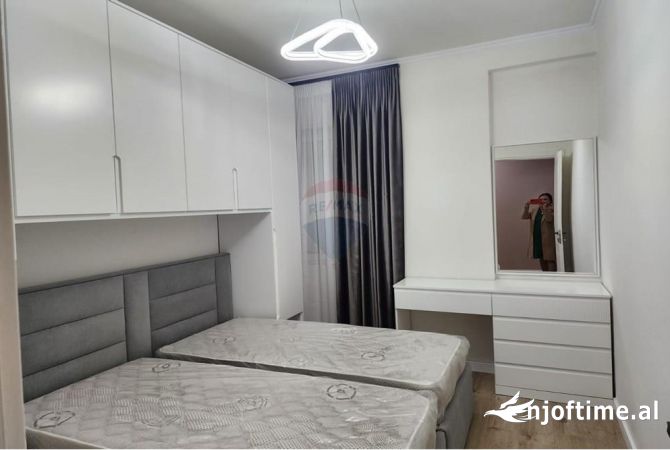 Shtepi me qera Apartament ne Tirane, 2+1, Mobilimi E mobiluar, Pagesa 750  Euro.