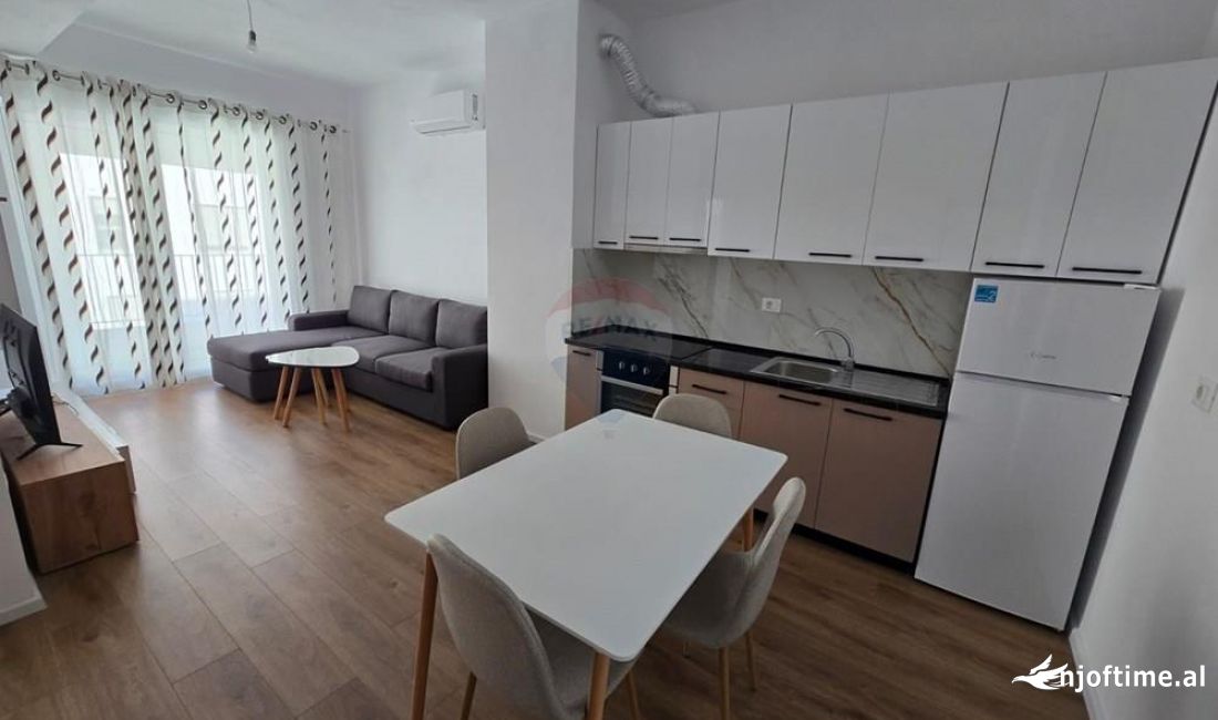 Shtepi me qera Apartament ne Tirane, 1+1, Mobilimi E mobiluar, Pagesa 400  Euro.