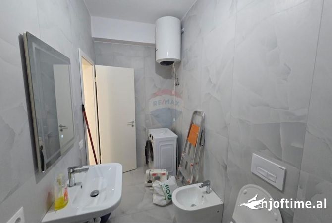Shtepi me qera Apartament ne Tirane, 1+1, Mobilimi E mobiluar, Pagesa 400  Euro.