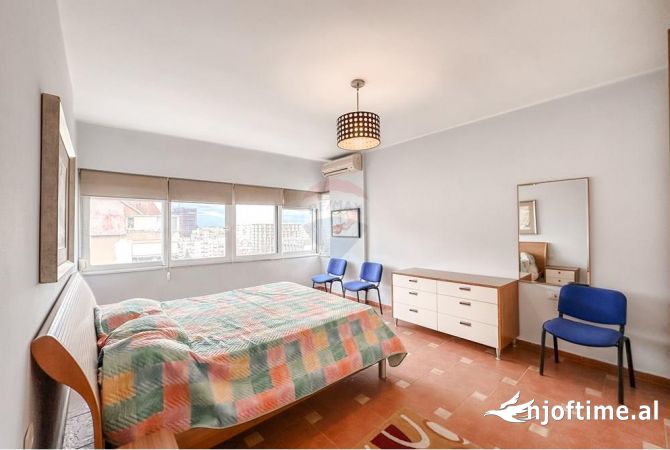Shtepi me qera 2+1 ne Tirane - 750 Euro