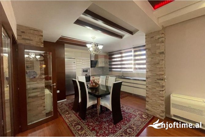 Shtepi me qera 2+1 ne Tirane - 900 Euro