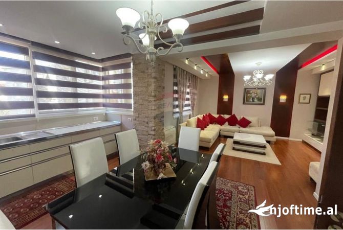 Shtepi me qera Apartament ne Tirane, 2+1, Mobilimi E mobiluar, Pagesa 900  Euro.