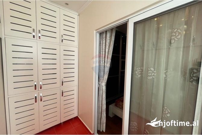 Shtepi me qera Apartament ne Tirane, 2+1, Mobilimi E mobiluar, Pagesa 900  Euro.