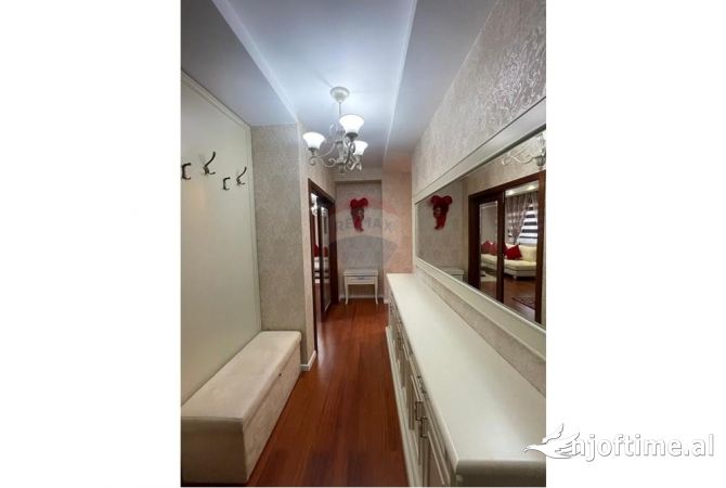 Shtepi me qera Apartament ne Tirane, 2+1, Mobilimi E mobiluar, Pagesa 900  Euro.