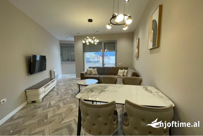 Shtepi me qera 2+1 ne Tirane - 1,500 Euro