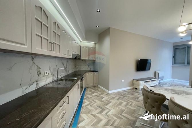 Shtepi me qera 2+1 ne Tirane - 1,500 Euro