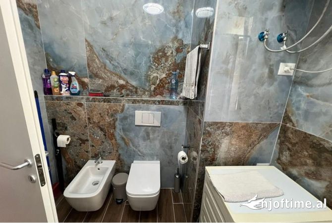 Shtepi me qera Apartament ne Tirane, 1+1, Mobilimi E mobiluar, Pagesa 700  Euro.