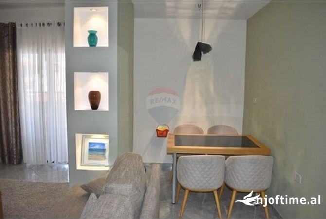 Shtepi me qera Apartament ne Tirane, 2+1, Mobilimi E mobiluar, Pagesa 1,500  Euro.