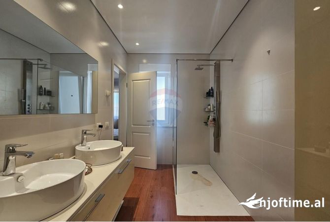 Shtepi me qera Apartament ne Tirane, 2+1, Mobilimi E mobiluar, Pagesa 1,200  Euro.