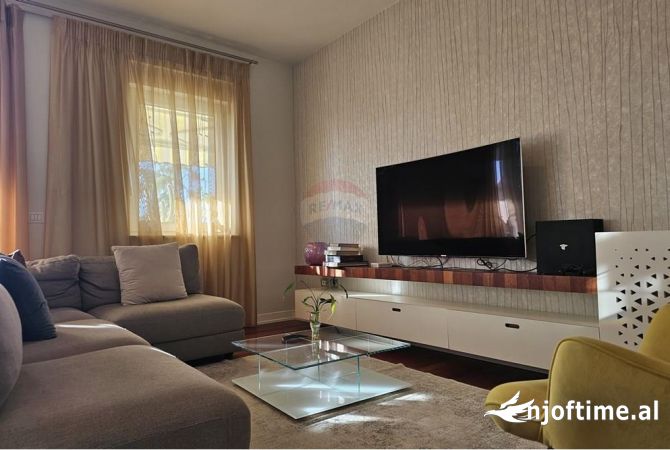 Shtepi me qera 2+1 ne Tirane - 1,200 Euro