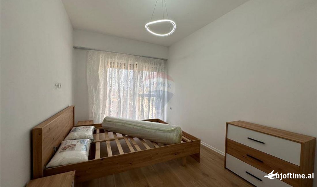 Shtepi me qera Apartament ne Tirane, 1+1, Mobilimi E mobiluar, Pagesa 520  Euro.