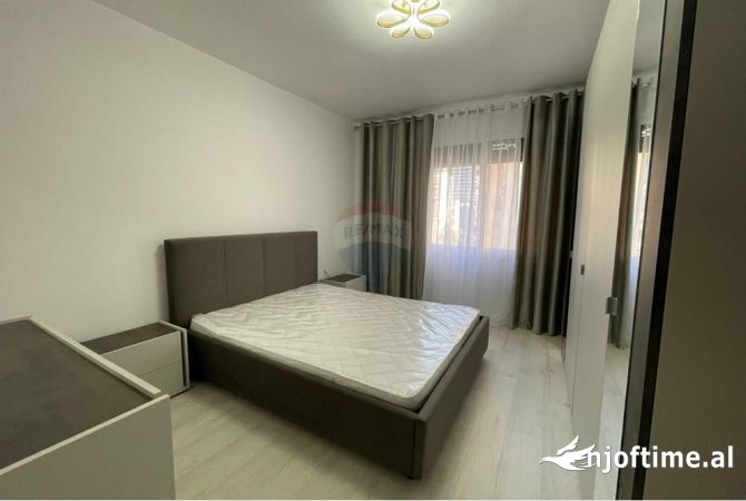 Shtepi me qera Apartament ne Tirane, 1+1, Mobilimi E mobiluar, Pagesa 650  Euro.