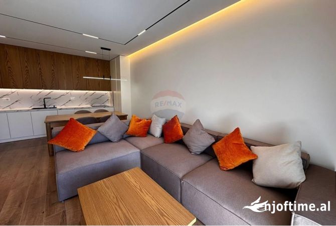 Shtepi me qera 2+1 ne Tirane - 1,300 Euro