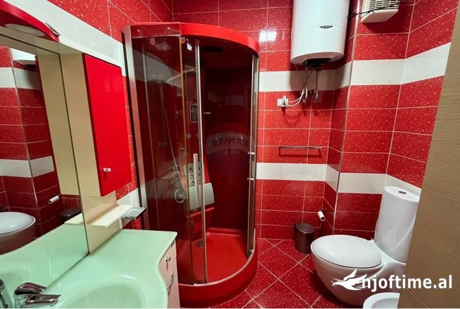 Shtepi me qera Apartament ne Tirane, 2+1, Mobilimi E mobiluar, Pagesa 650  Euro.