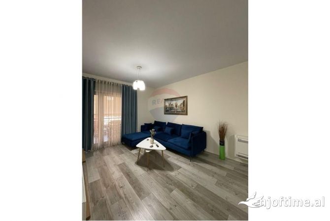 Shtepi me qera 2+1 ne Tirane - 1,100 Euro