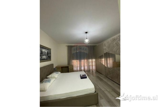 Shtepi me qera Apartament ne Tirane, 2+1, Mobilimi E mobiluar, Pagesa 1,100  Euro.