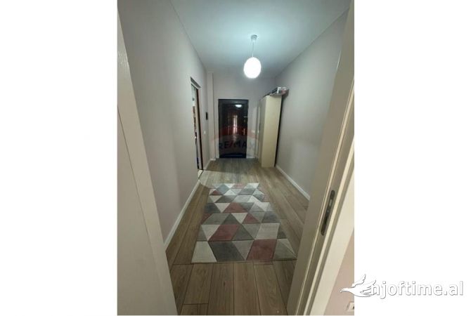 Shtepi me qera Apartament ne Tirane, 2+1, Mobilimi E mobiluar, Pagesa 500  Euro.