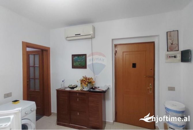 Shtepi me qera 2+1 ne Tirane - 700 Euro