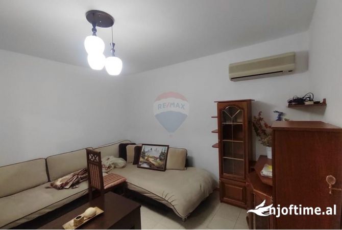 Shtepi me qera Apartament ne Tirane, 2+1, Mobilimi E mobiluar, Pagesa 700  Euro.