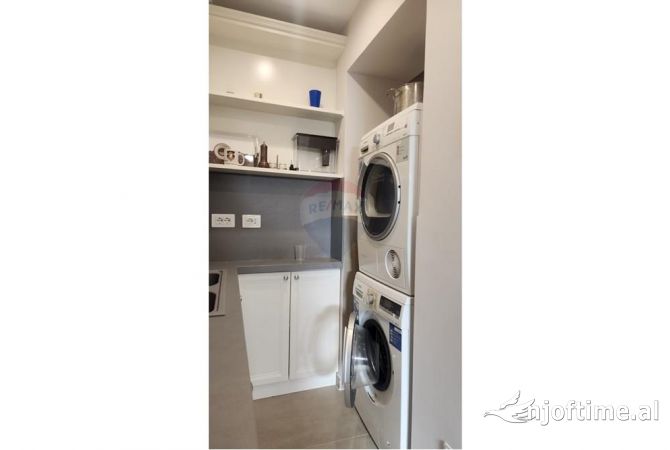 Shtepi me qera Apartament ne Tirane, 2+1, Mobilimi E mobiluar, Pagesa 800  Euro.